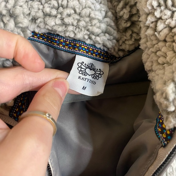 Fuzzy Zip-Up Vest - Picture 6 of 7